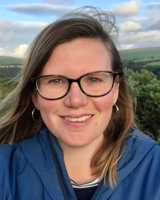 Photo of Annie Ballingal, Psychotherapist, MA, HCPC-Art Therap.