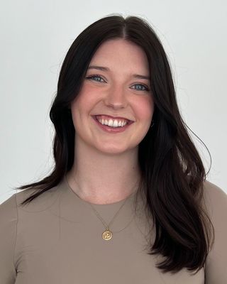 Photo of Chloe Ellard, Registered Psychotherapist (Qualifying), MSc, MACP