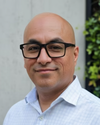 Photo of Luis Velasco, Marriage & Family Therapist, LMFT