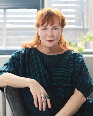 Photo of Heather Carter-Simmons, Registered Psychotherapist, BFA, BA, RP