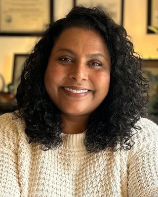 Photo of Azra Mowlana, Marriage & Family Therapist, LMFT, ATR