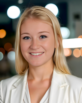 Photo of Kelsie Kinsella, Registered Psychotherapist (Qualifying), BASc, CTP, MACP