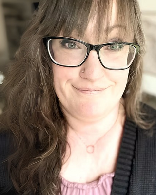 Photo of Jennifer McNeil, Clinical Social Work/Therapist, MSW, CCTP, LICSW