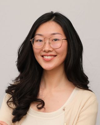 Photo of Serena Geng, Registered Psychotherapist (Qualifying)