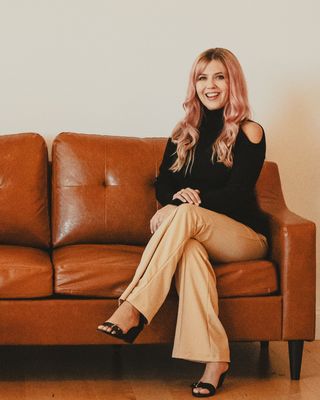 Photo of Paige Keisler Collins - Mind Body Knox, Marriage & Family Therapist, LMFT, RYT