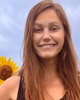 Photo of Stephanie Shelton, Clinical Social Work/Therapist, LSW, CADC, RYT