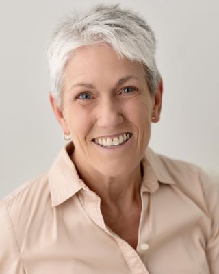 Photo of Lisa Paige, Licensed Social Worker, LSW, RDN