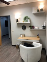 Gallery Photo of Fun, modern therapy office