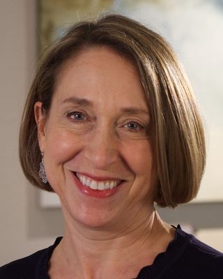 Photo of Lauren Schlezinger, Associate Clinical Social Worker, MSW, ASW