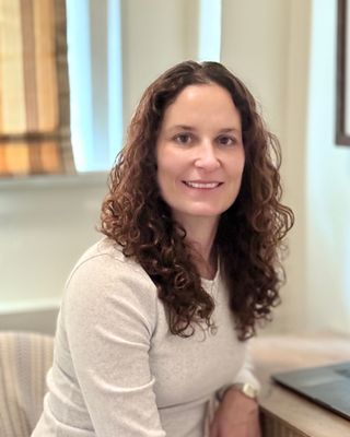 Photo of Alexandra Breen, Registered Psychotherapist (Qualifying), MA