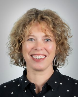 Photo of Lanie Tobias, Clinical Social Work/Therapist, MA, AMHSW