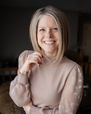 Photo of Kelly Green, Counsellor, LCT-C, MACP, BEd