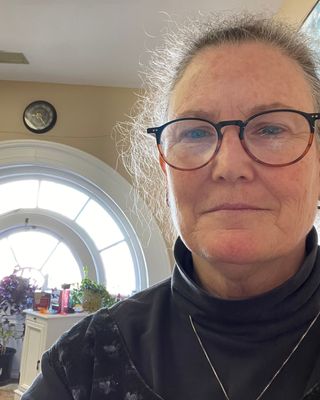 Photo of Karen Straub - Karen Straub, LICSW, Clinical Social Work/Therapist, LICSW, MSS