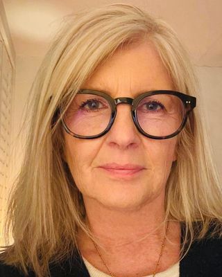 Photo of Lysa Kelly, Psychotherapist, MA, MBACP