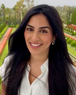 Photo of Haifa Behbahani, Registered Psychotherapist (Qualifying), RP(Q)