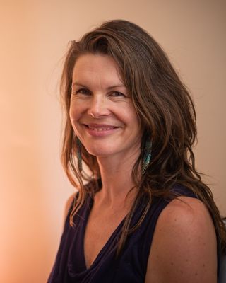 Photo of Tahni Fornes, Counsellor, BA, RTC, RST, RYT