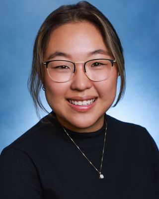 Photo of Leslie Ro, Clinical Social Work/Therapist, LCSW