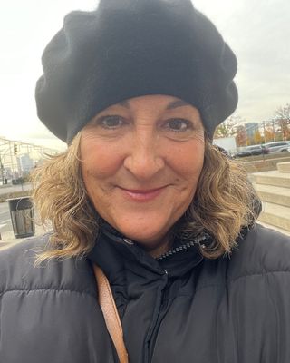 Photo of Betsy Graziadei, Registered Psychotherapist, MPS , ATR-BC