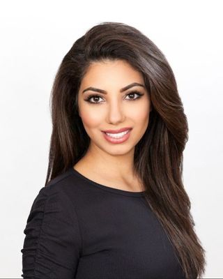 Photo of Fiana Heidari, Registered Social Worker, MSW