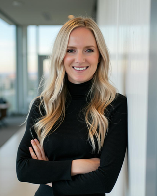 Photo of Dr. Jaclyn Stapleton, Psychologist, PhD, RPsych