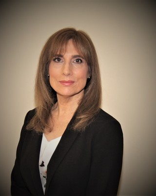 Photo of Ines Di Gasbarro, Registered Psychotherapist in Toronto, ON