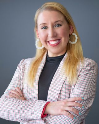 Photo of Jen Lyash, Licensed Clinical Mental Health Counselor Associate, MA, LCMHCA