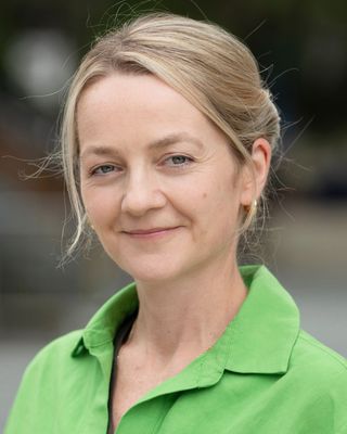 Photo of Chloe Billington, Counsellor, MA, MBACP