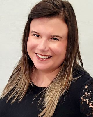Photo of Lindsay Hummelink, Registered Social Worker, RSW, CHE