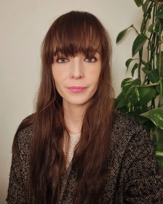 Photo of Liz Hills - Liz Hills: EMDR Trauma & Relationship Therapy, Counsellor, MBACP Accred