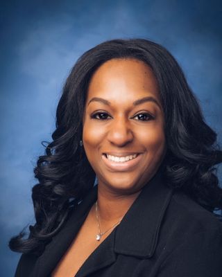 Photo of Dr. Ginneh Akbar, Clinical Social Work/Therapist, LCSW, DSW