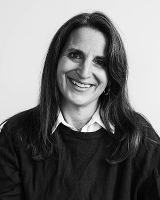 Photo of Tanya Ayala Gordon, Psychotherapist, MA, MUKCP