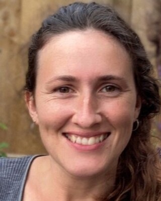 Photo of Esme Johnson Art Psychotherapist, Psychotherapist in PL1, England
