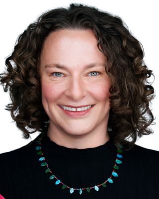 Photo of Julia Shaw, Clinical Social Work/Therapist, MSW, LICSW