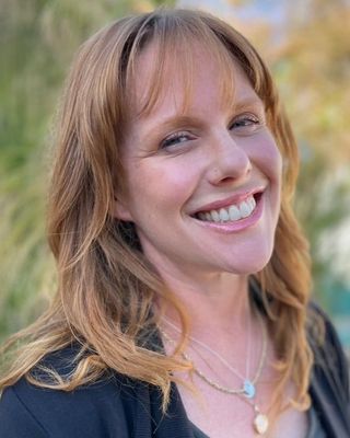 Photo of Casey La Herran, Associate Clinical Social Worker in Oakland, CA