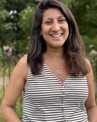 Photo of Dr Priya Palmer, Psychologist, PsychD, HCPC - Clin. Psych.