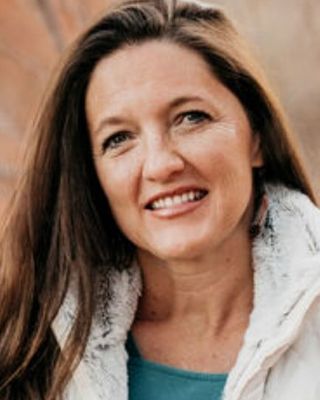 Photo of Kari Ladrow, Clinical Social Work/Therapist