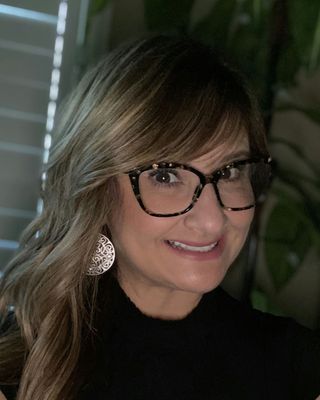 Photo of Maryhelen Gonzalez, LMFT, Marriage & Family Therapist