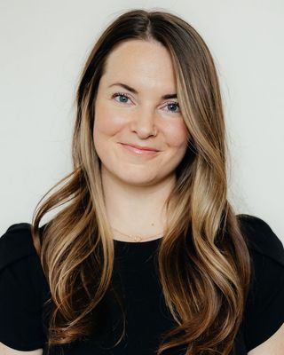 Photo of Courtney Vezina, Registered Psychotherapist, DCP, RP