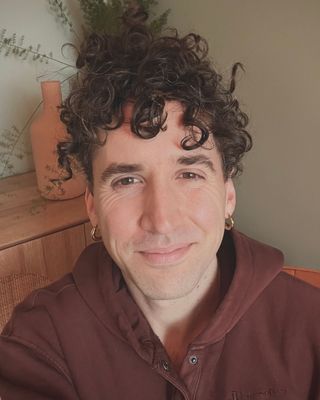 Photo of Gabriel Molinaro, Marriage & Family Therapist, MA, LMFT