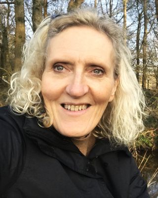 Photo of Dr Samantha Fox, Psychotherapist, PhD, MBACP