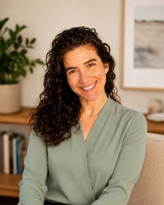 Photo of Roseanne Tucker, Clinical Social Work/Therapist, LCSW, LICSW