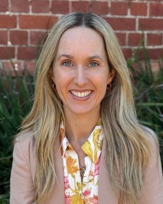 Photo of Lara Dolling, Psychologist, MPsych, PsyBA - Clin. Psych