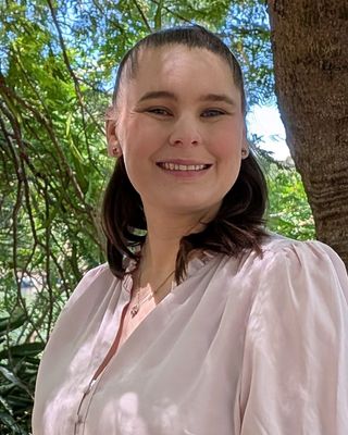 Photo of Elly Wallace, Psychologist, MPsych, PsyBA General