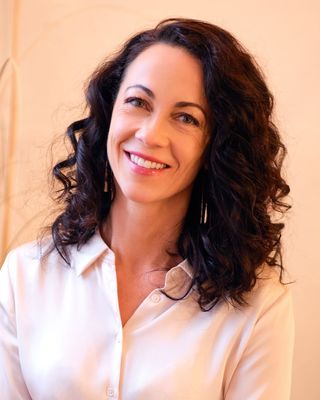 Photo of Melissa Davies, Registered Psychotherapist (Qualifying), RCC, RP