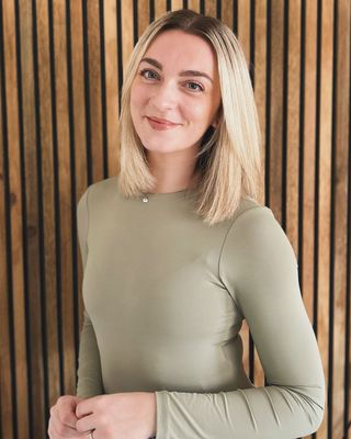 Photo of Lauren Mallon, Registered Psychotherapist, MA, BSc