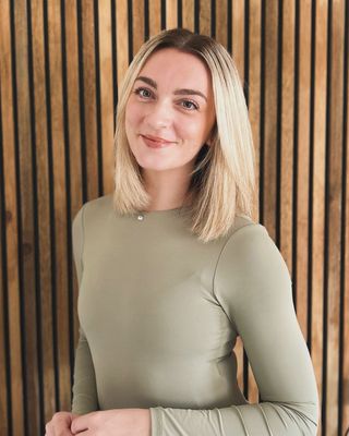 Photo of Lauren Mallon, Registered Psychotherapist, MA, BSc