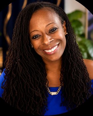 Photo of Dr. Vashonna Etienne - Dr. Vashonna Etienne | Couples Therapist, Clinical Social Work/Therapist, DSW, MSW, LCSW, Speaker