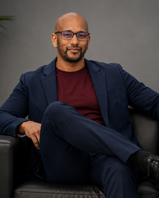 Photo of Troy J Shelton, Psychotherapist, MSc, UKCP Trainee