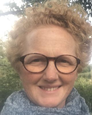 Photo of Lucinda Weis - Nature's Embrace, Psychotherapist, HCPC-Drama Therap.