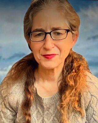 Photo of Ariane Eroy, Psychologist, PhD, CHT